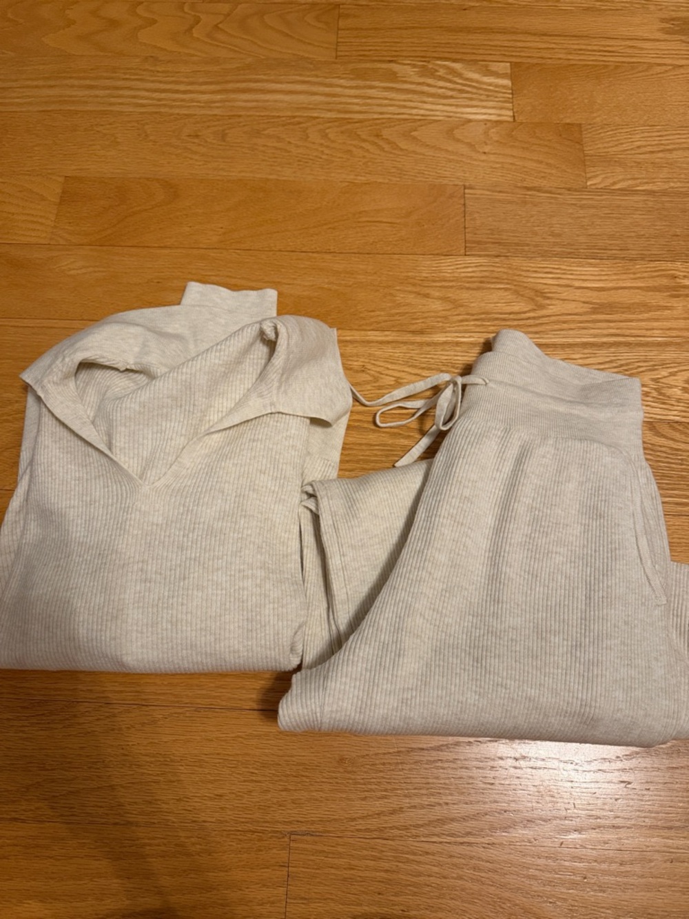 Uniqlo Cream Ribbed Knit Lounge Set